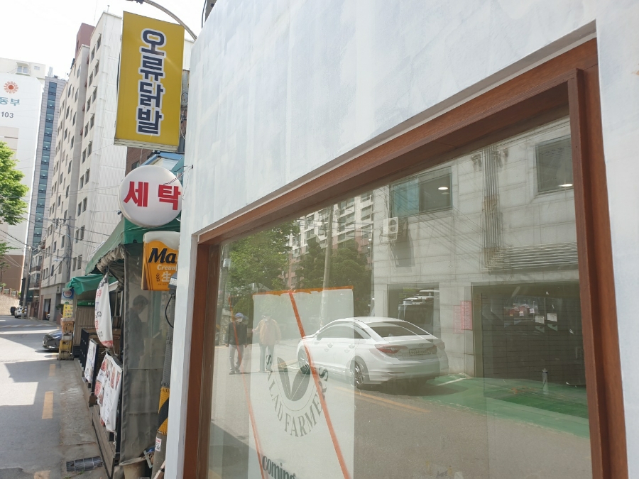 창틀 주변 추가 실리콘 마감 시공