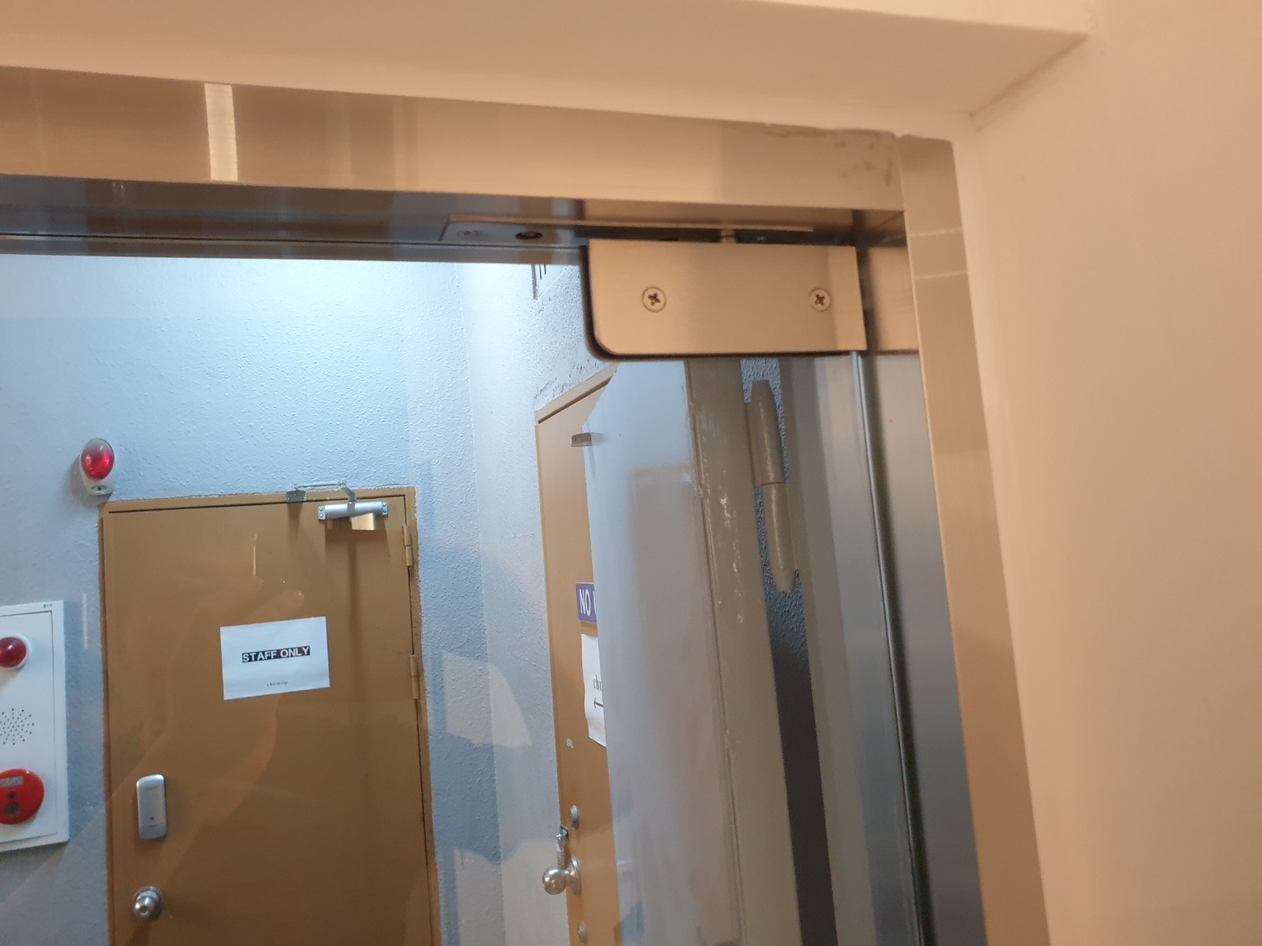 하단 프레임(하가네모)과 NF힌지 시공 모습