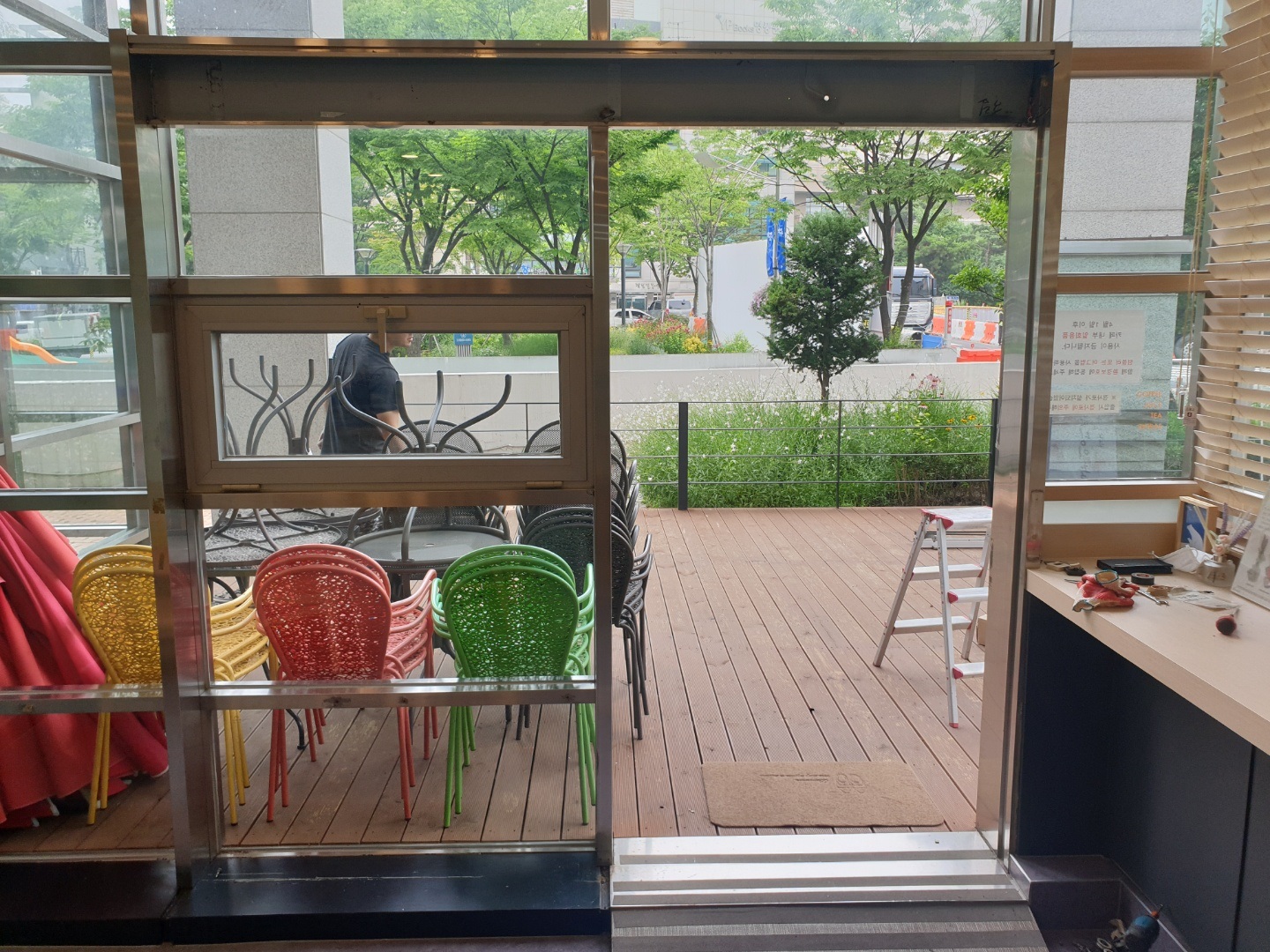 서울 성동구 복지관 자동문 수리 비용, 낡은 기계 전체 교체 후기 새롭게 시공된 자동문 외부 모습