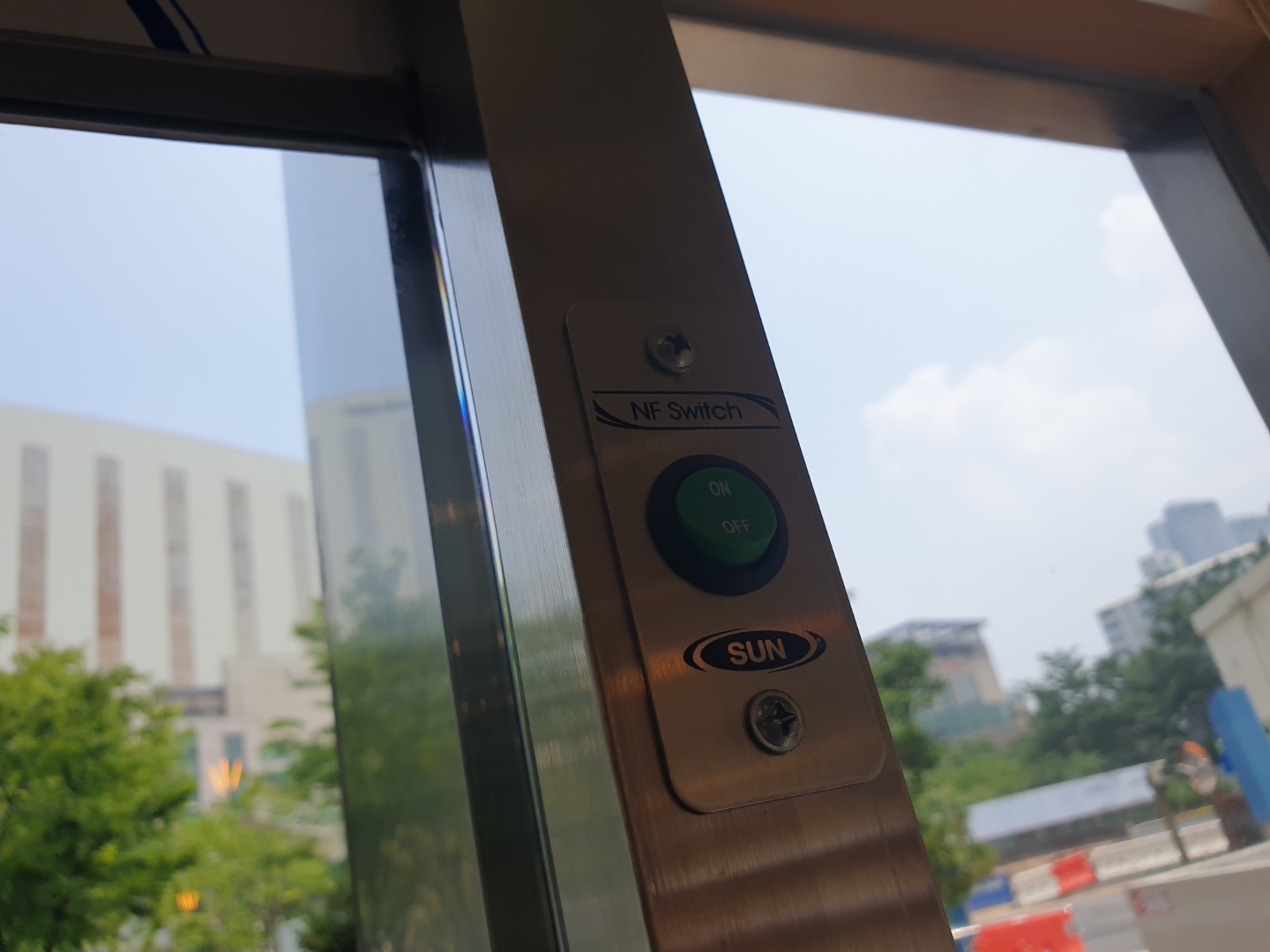 서울 성동구 복지관 자동문 수리 비용, 낡은 기계 전체 교체 후기 자동문 안전센서 설치 모습