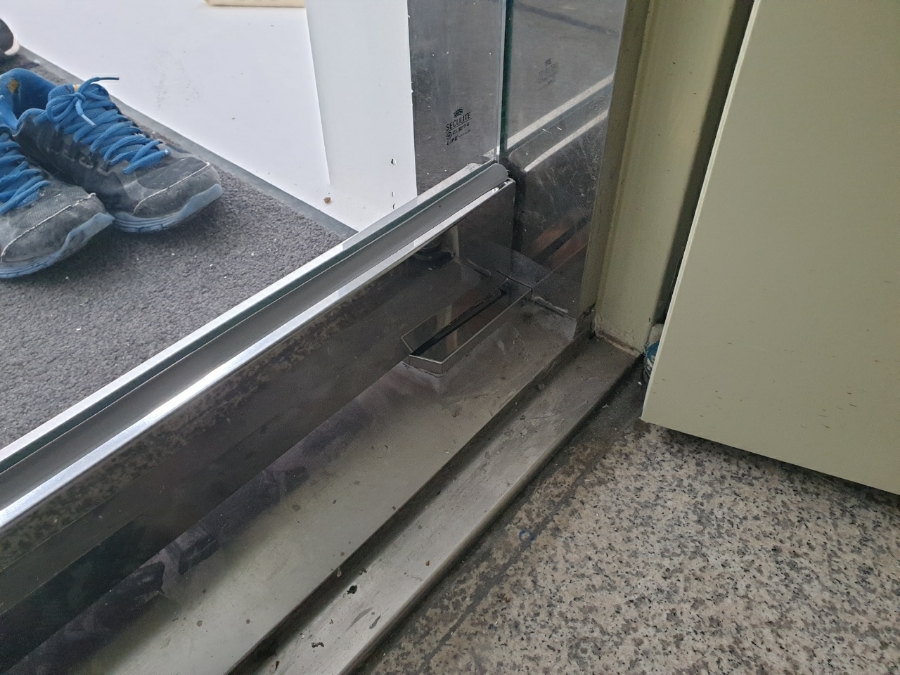 보안장치 핀이 들어갈 공간을 확보한 H바