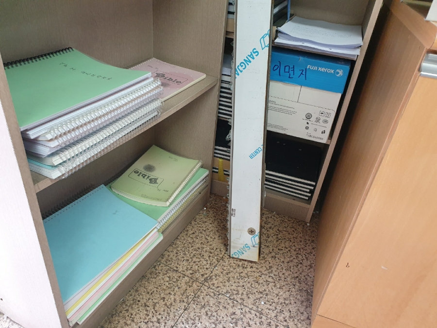 화곡동 강화도어 설치 유리 파손 전체 교체 및 힌지 수리 후기 새롭게 설치된 화곡동 강화도어 정면 모습