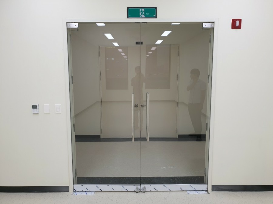 스테인리스 프레임을 꼼꼼하게 설치하는 과정