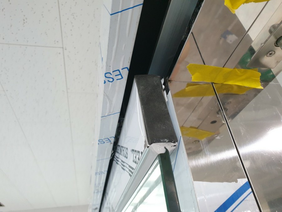 일산동구 정발산동 양개자동문 설치, 꼼꼼한 시공 후기 반대편 자동문 하부 이탈방지 장치